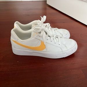 Nike canvas sneakers